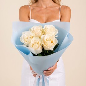 Букет живых цветов из 5 белых роз, 50 см | арт: 3108