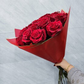Красные розы Эксплорер -15 шт