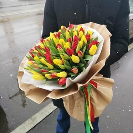 Тюльпан микс, Упаковка крафт и фетр