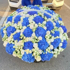 Роза кустовая, Гортензия Гидрангия, Флористическая губка, Корзина