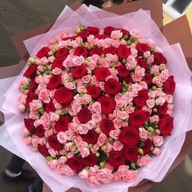 Роза красная, Роза кустовая, Упаковка крафт и фетр