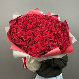 Классический букет из 101 красной розы