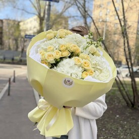 Роза кустовая, Гортензия, Маттиола, Дизайнерская упаковка