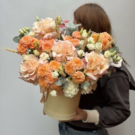 Роза Эквадор, Роза кустовая, Гвоздика, Лизиантус Эустома, Сухоцветы, Эвкалипт, Коробка