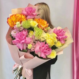 Роза Эквадор, Роза кустовая, Лизиантус Эустома, Вибурнум, Авторская упаковка