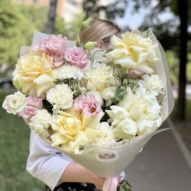 Роза, Лизиантус Эустома, Вероника, Гвоздика, Эвкалипт, Пленка матовая, Тишью