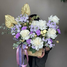 Корзина с ароматными розами💜