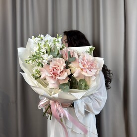 Роза французская шт, Маттиола шт, Эвкалипт шт, Тишью шт, Пленка матовая шт, шт