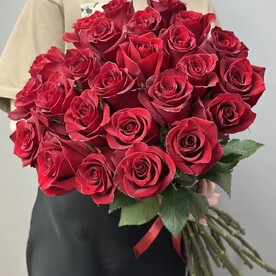 Сборный букет из красных роз