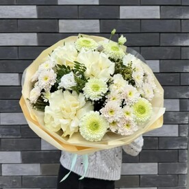 Роза одноголовая шт, Гербера шт, Зелень шт, Хризантема кустовая шт, Лизиантус Эустома шт, Пленка дизайнерская шт