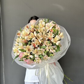 Букет альстромерия