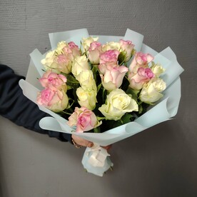 21 роза Кения 40 см