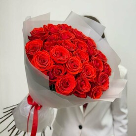 25 красных роз букет