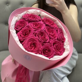 11 малиновых роз в фоамиране