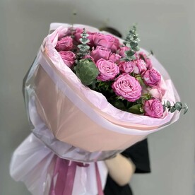 Букет из кустовой розы