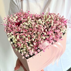 Нежное сердце с гипсофилой для особых случаев