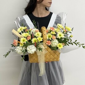 Вибурнум, Лаванда, Хризантема кустовая, Диантус, Самшит, Корзина плетеная, Оазис, Транспортировочная упаковка, Линейка, Карандаши цветные