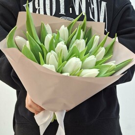 Букет из белых тюльпанов 21 шт