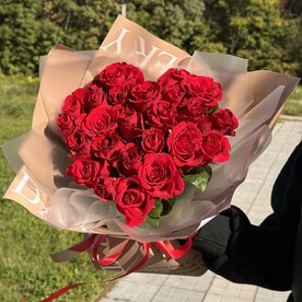Сердце из 25 красных роз