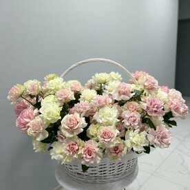 Букет для мамы в корзине