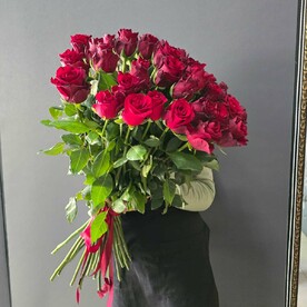 Букет из красных высоких роз 🌹