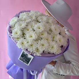 Букет из 11 белых кустовых Premium хризантем