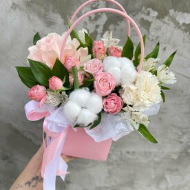 ФРАНЦУЗСКАЯ РОЗА  И КУСТОВАЯ РОЗА С ХЛОПКОМ