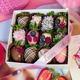 Клубника в Шоколаде 9-12 шт. Бельгийский шоколад Callebaut. Подарочный набор 1075