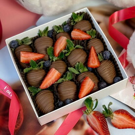 Клубника в Бельгийском шоколаде Callebaut 9-12 шт. Подарочный набор 1005