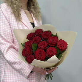 Розы красные 11шт 50см