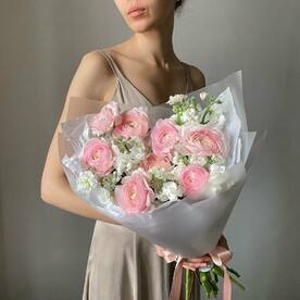 Ранункулус, Маттиола, Авторская упаковка, Тишью