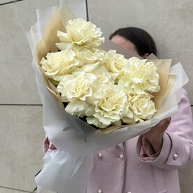 9 французские белые розы