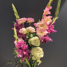 Гладиолусы и эустома для вазы