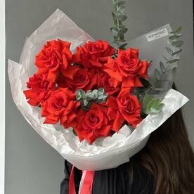 Дуо букет французских роз Нина 9шт + эвкалипт