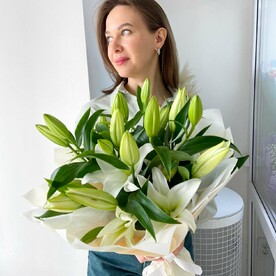 Лилия белая букет ароматный