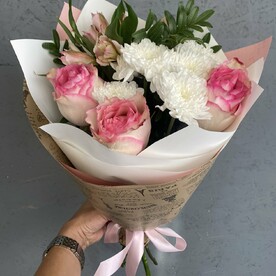 Хризантема, Альстромерия, Роза Эквадор, Фисташка, Упаковка