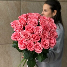 25 розовых роз эко-френдли