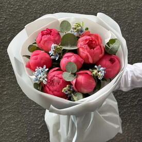 Пионы Корал Шарм и незабудки 🥰