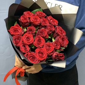Красные розы 21шт
