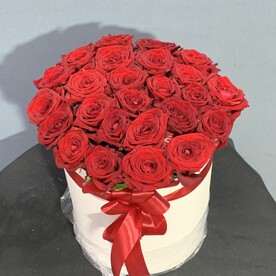 Красная роза 25шт