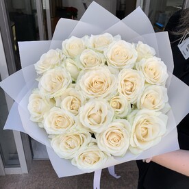 Белые розы 21шт 50см