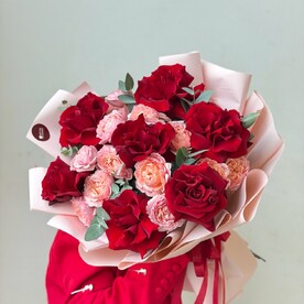 Красные французские розы 🌹 её любимый букет