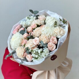 Букет с пионовидными розами для самой нежной 🤍