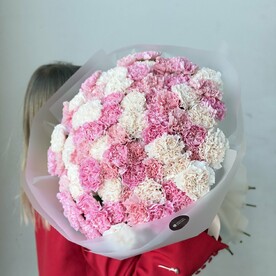 Нежный моно букет из гвоздики