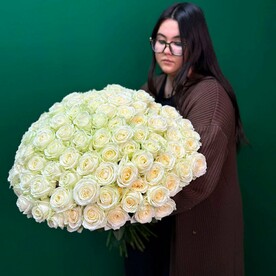 Классический букет из 101 Белая роза