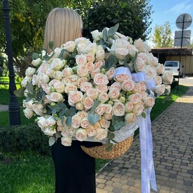 WOW корзина пионовидных роз