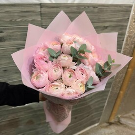 Ранункулус, Эвкалипт, Дизайнерская упаковка