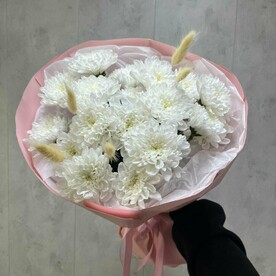 Букет из кустовых хризантем Алтай +лагурус
