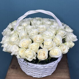 Корзина с розами 51 шт