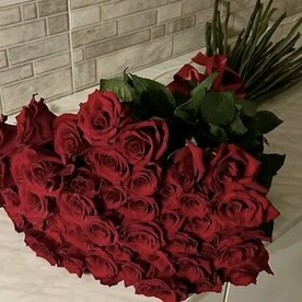 Розы красные